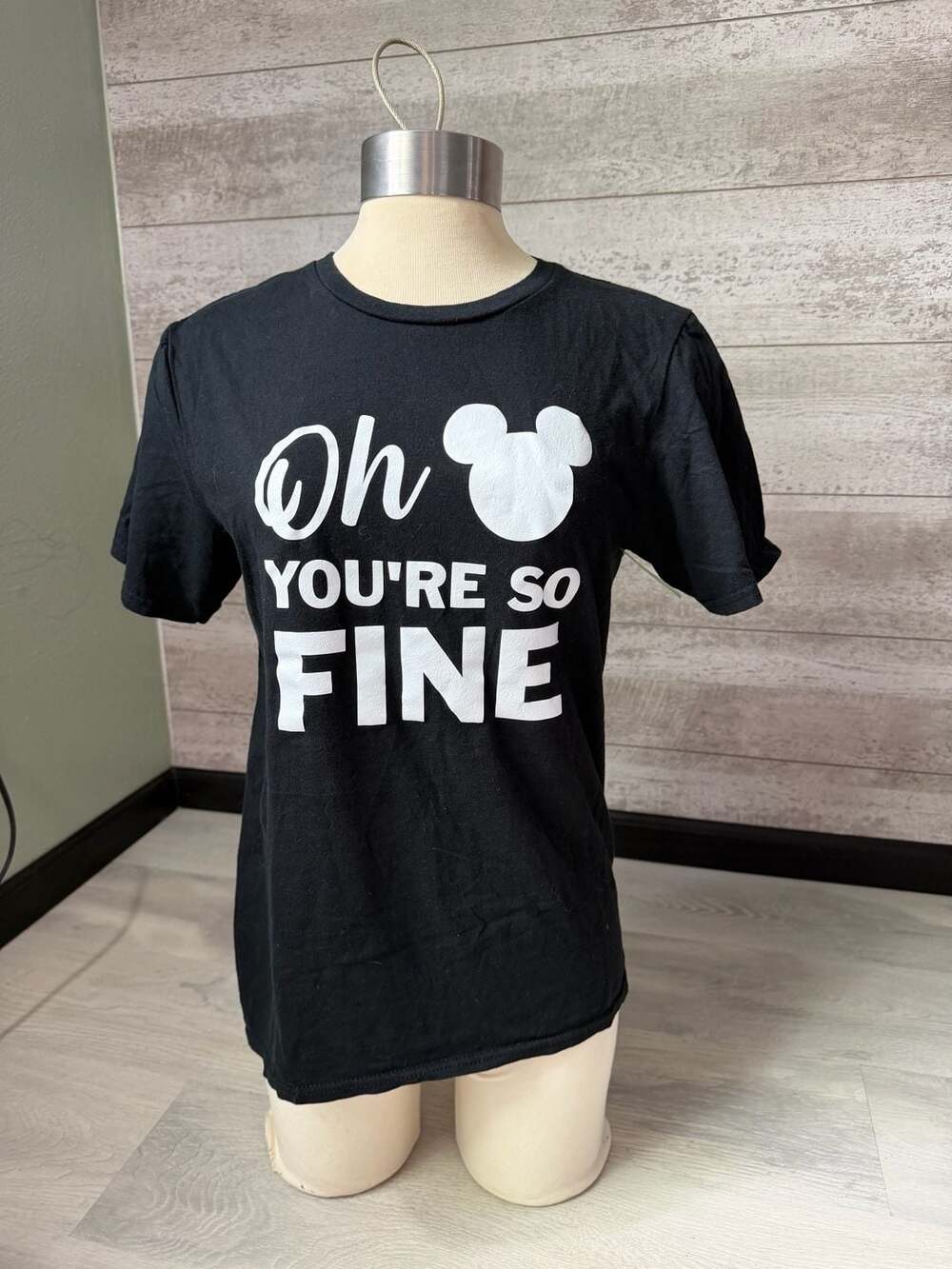 Gildan Oh You're So Fine Mickey T-Shirt Size S Black Graphic Tee